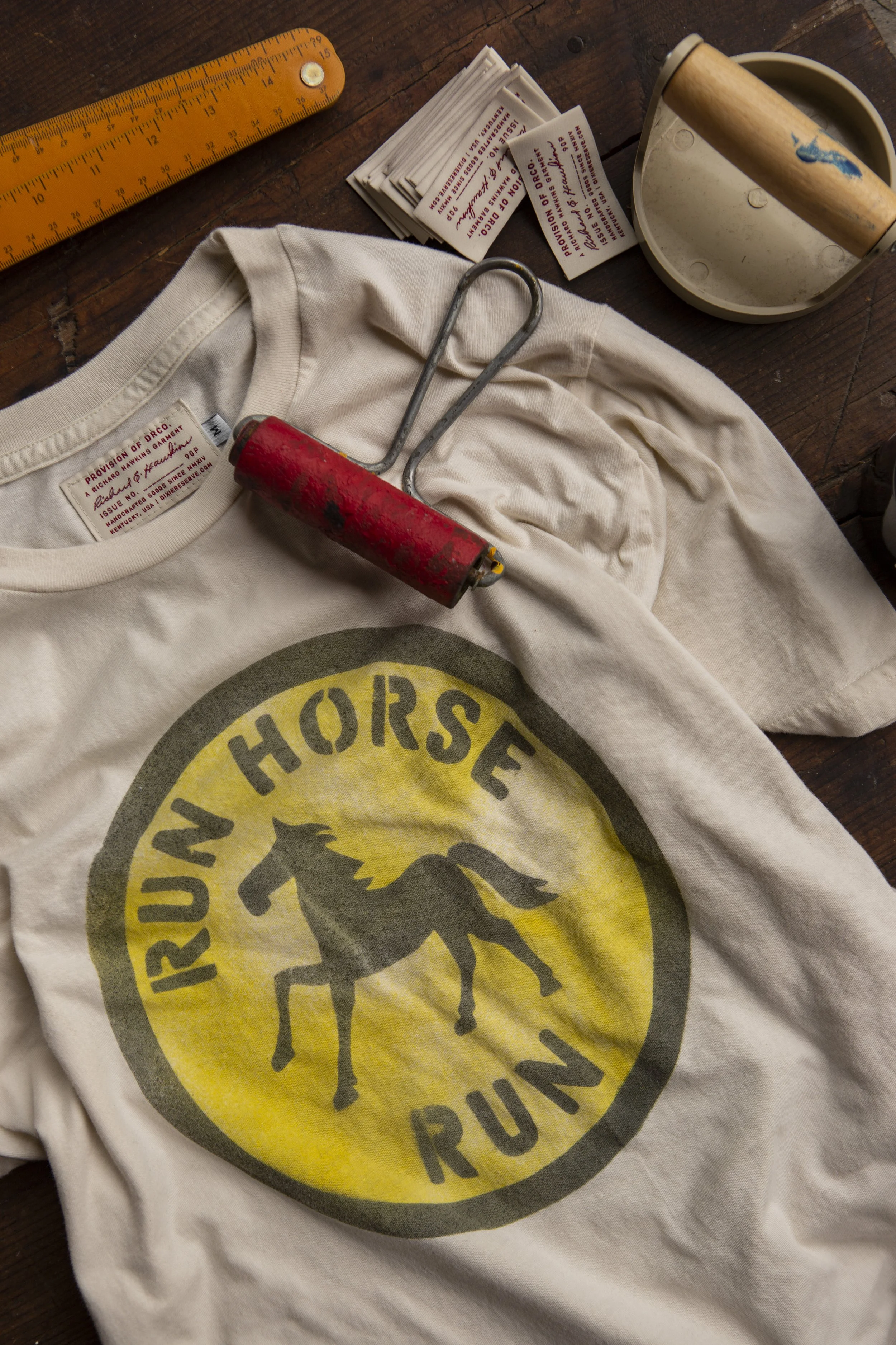 トップス Labyrins Dont Cry Horse Tshirt Lime Labyrins Dont Cry Horse Tshirt Charcoal | Shury